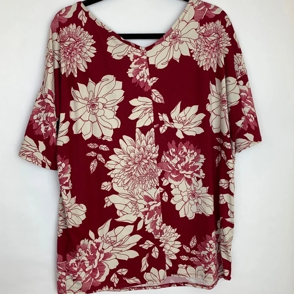 Agnes & Dora Floral V-Front/Back Top Size Medium - Picture 5 of 5
